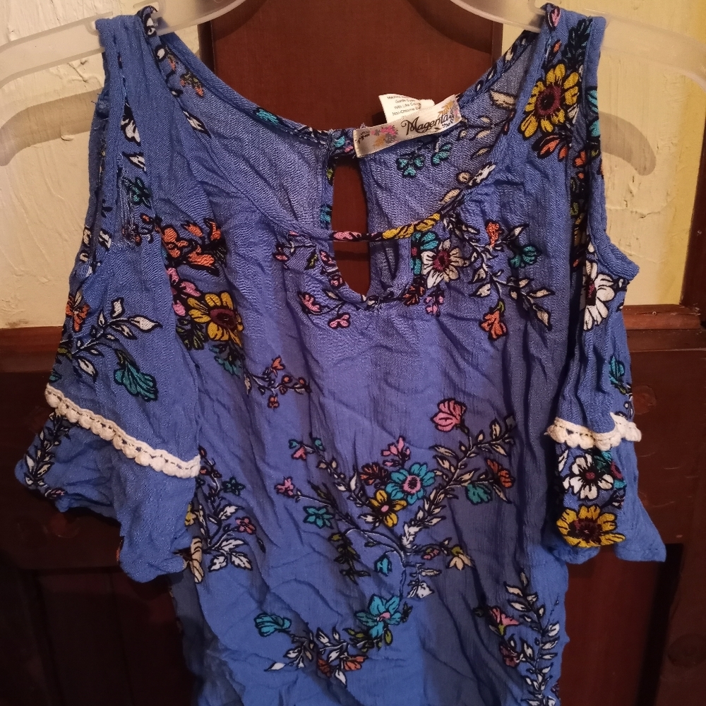 Girl's cold shoulder blouse